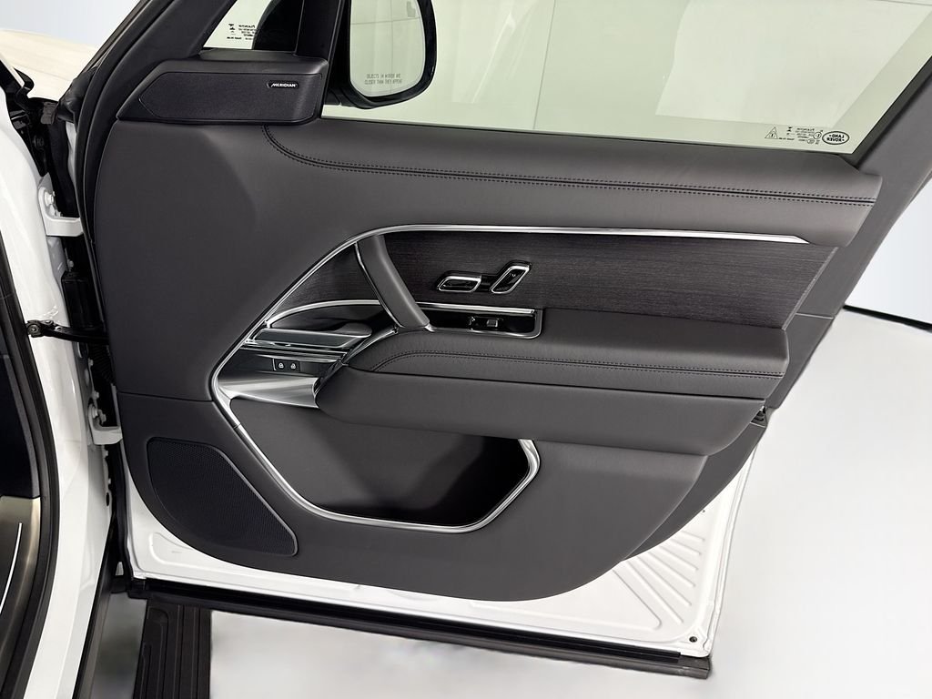 New 2026 Fuji White Land Rover SE image 25