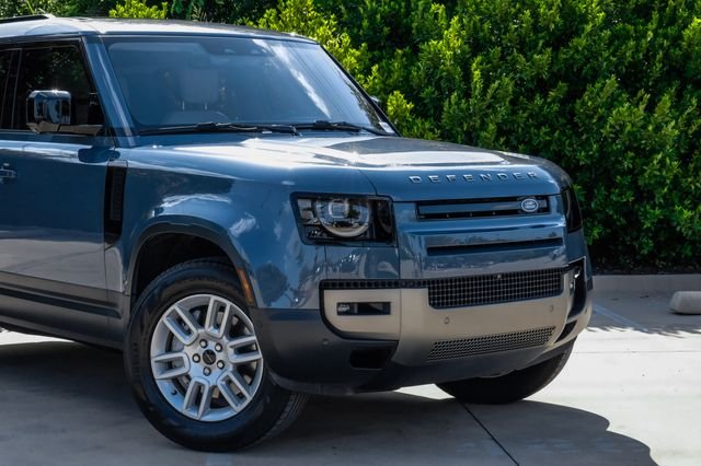 2026 Land Rover Defender 6