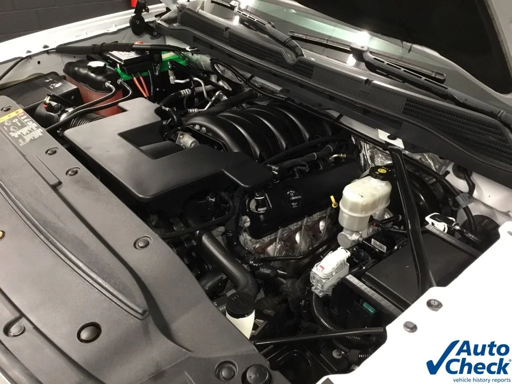 Used 2018 White GMC Base image 37