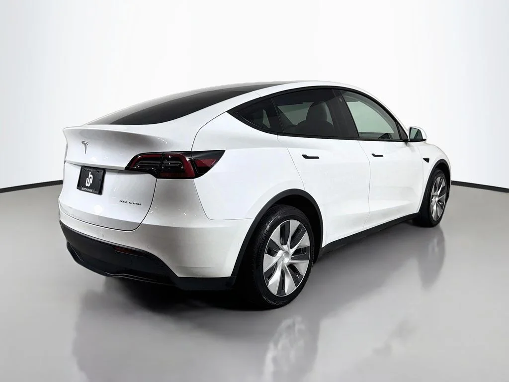 Used 2021 White Tesla Long Range image 5