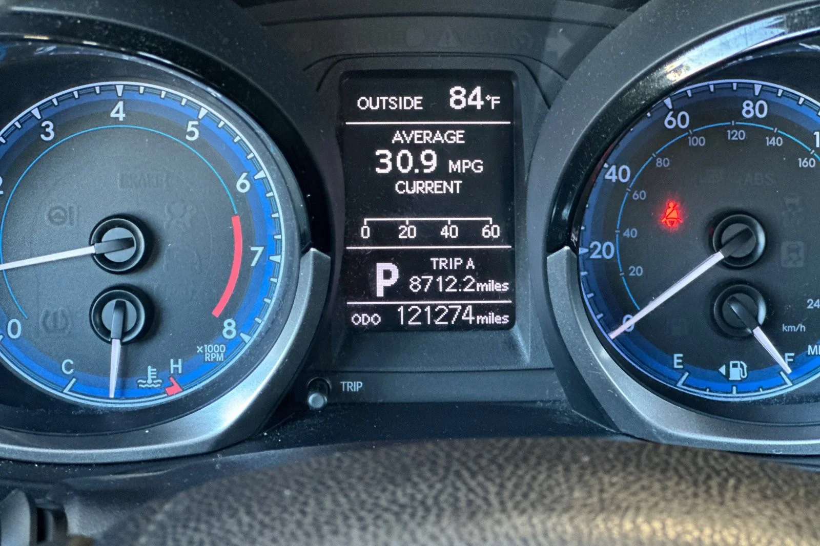 Used 2014 CLASSIC SILVER Toyota S Plus image 22