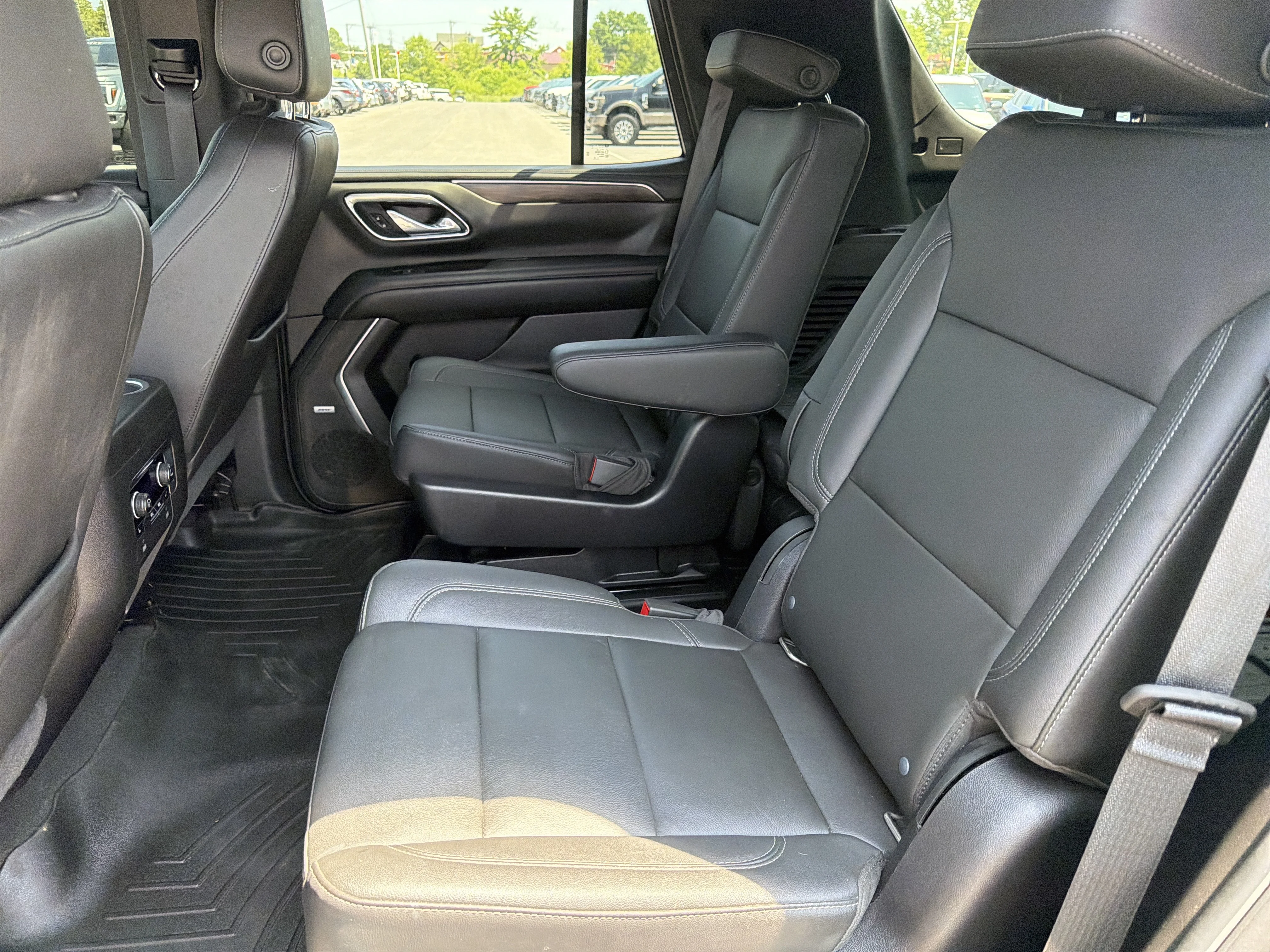 Used 2021 Black Chevrolet Z71 image 13