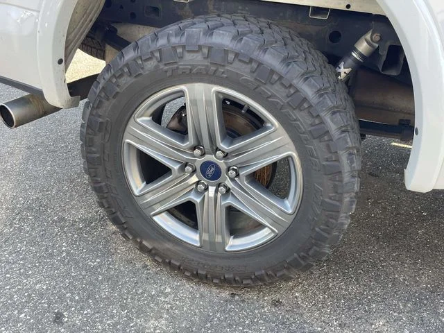 Used 2018 Oxford White Ford XLT image 9