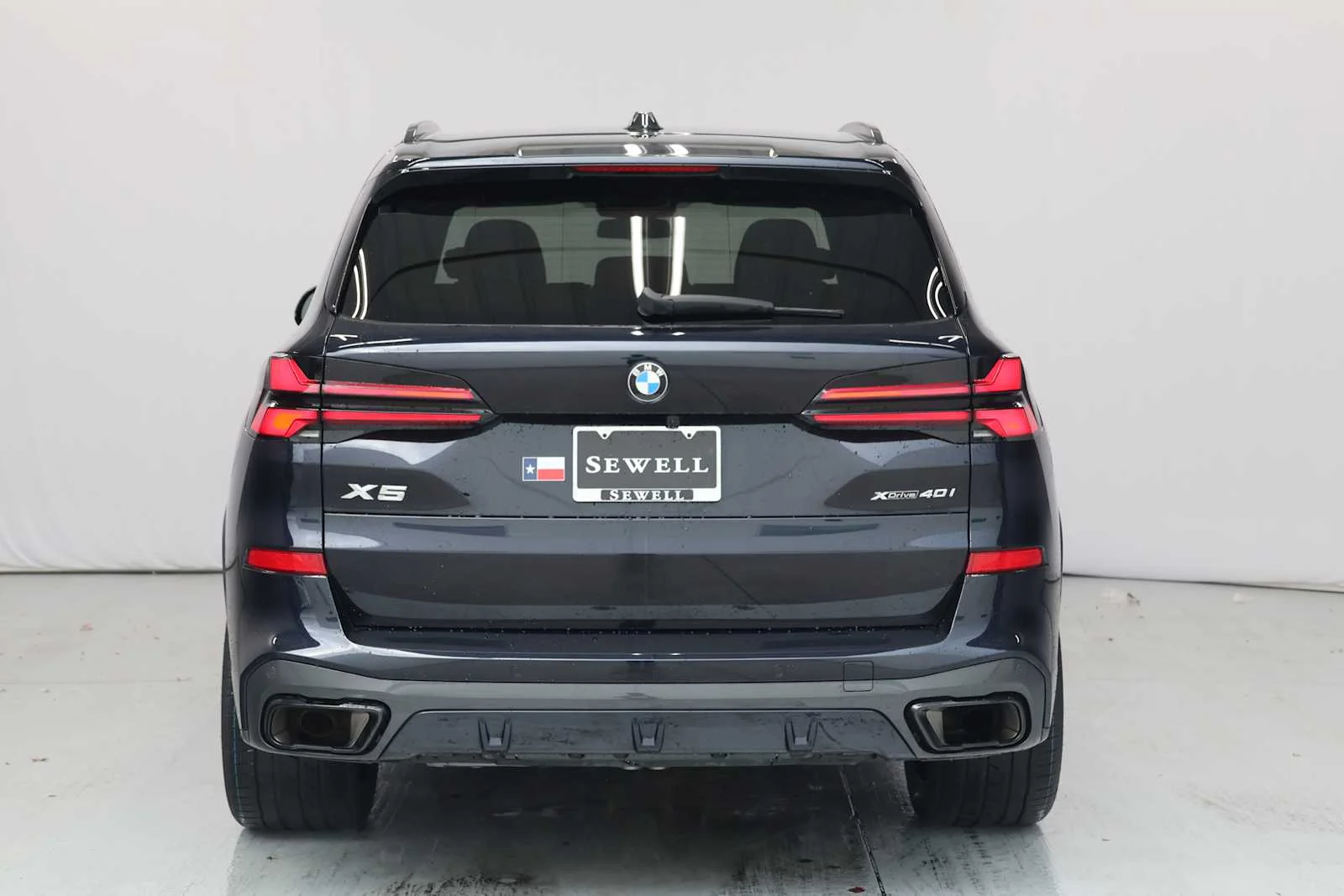 Certified Used 2024 Carbon Black Metallic BMW xDrive40i image 6