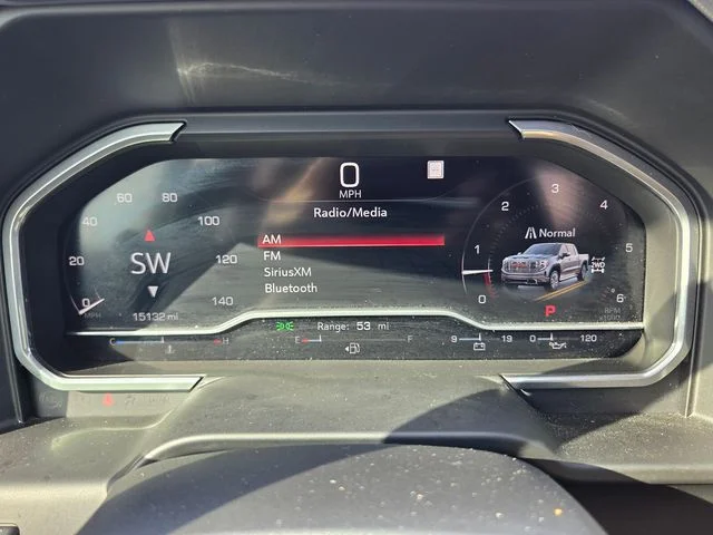 Used 2022 Silver GMC Denali image 30