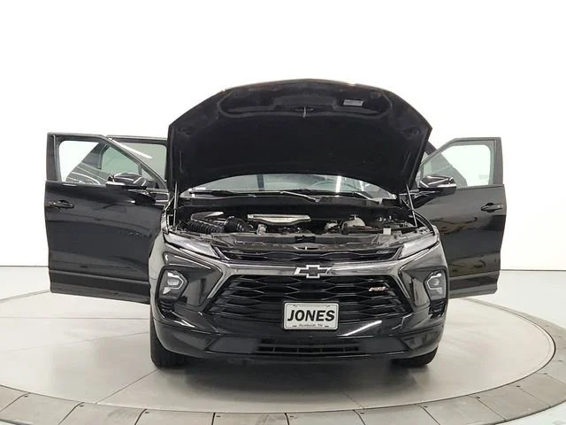 Used 2025 Black Chevrolet RS image 10