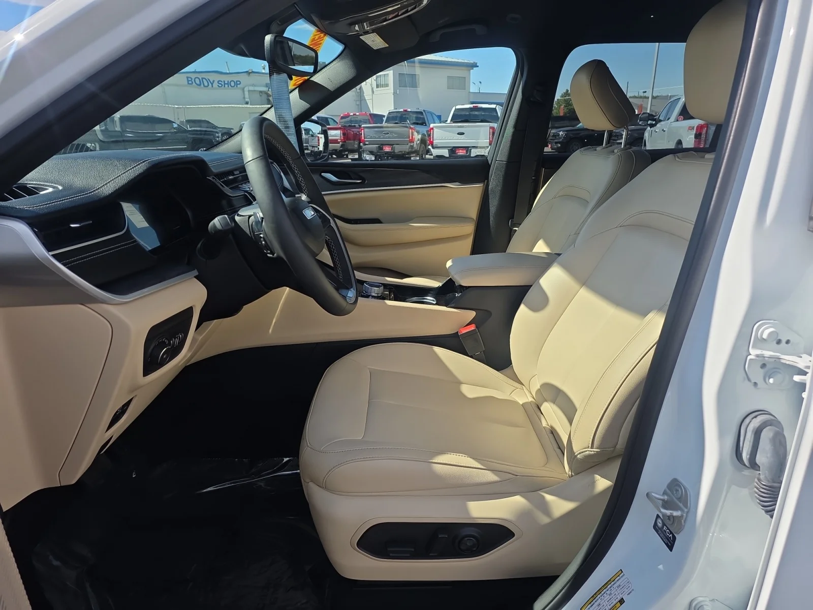 Used 2023 Bright White Clearcoat Jeep Limited image 19
