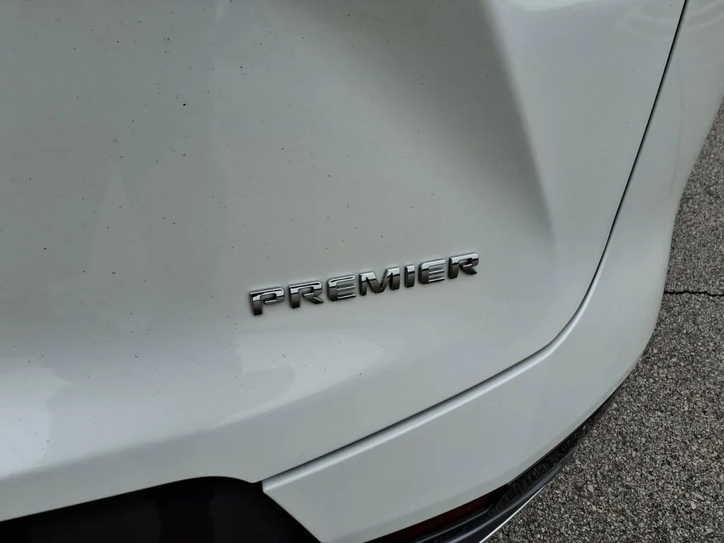 Used 2024 Iridescent Pearl Tricoat Chevrolet Premier image 6