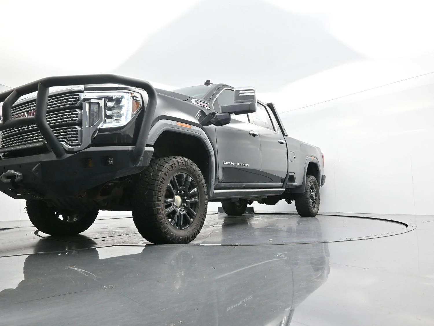 Used 2021 Ebony Twilight Metallic GMC Denali image 43