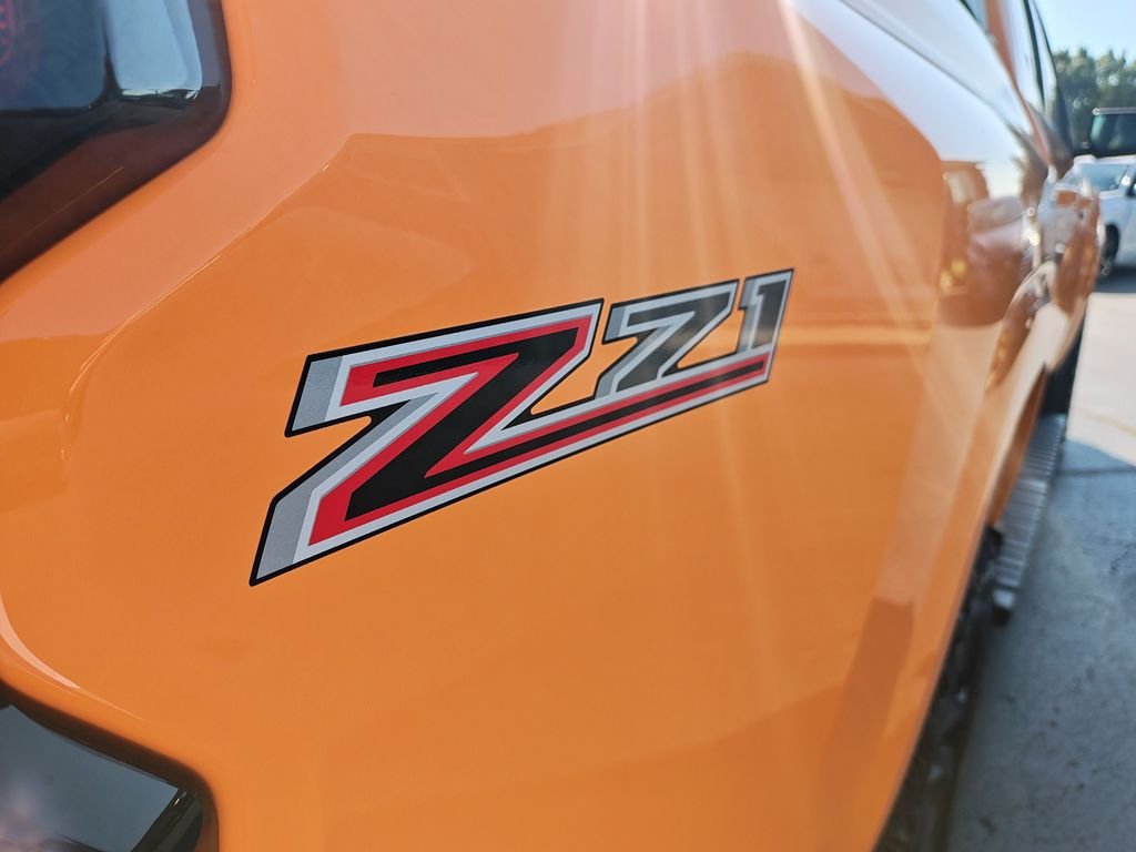 Used 2025 Orange Chevrolet Z71 image 27