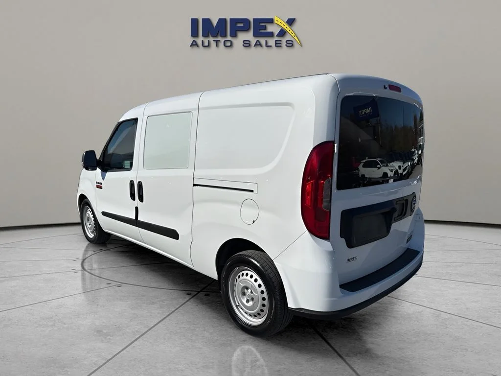Used 2022 White Ram Base image 3