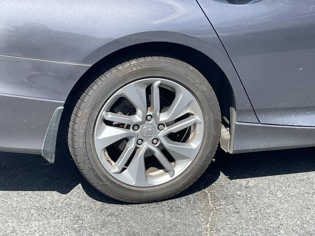 Used 2018 Gray Honda LX image 8