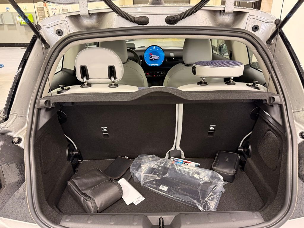 2025 MINI Hardtop 2 Door Base - Photo 20