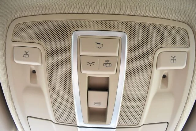 Used 2012 White Mercedes-Benz ML 350 image 37
