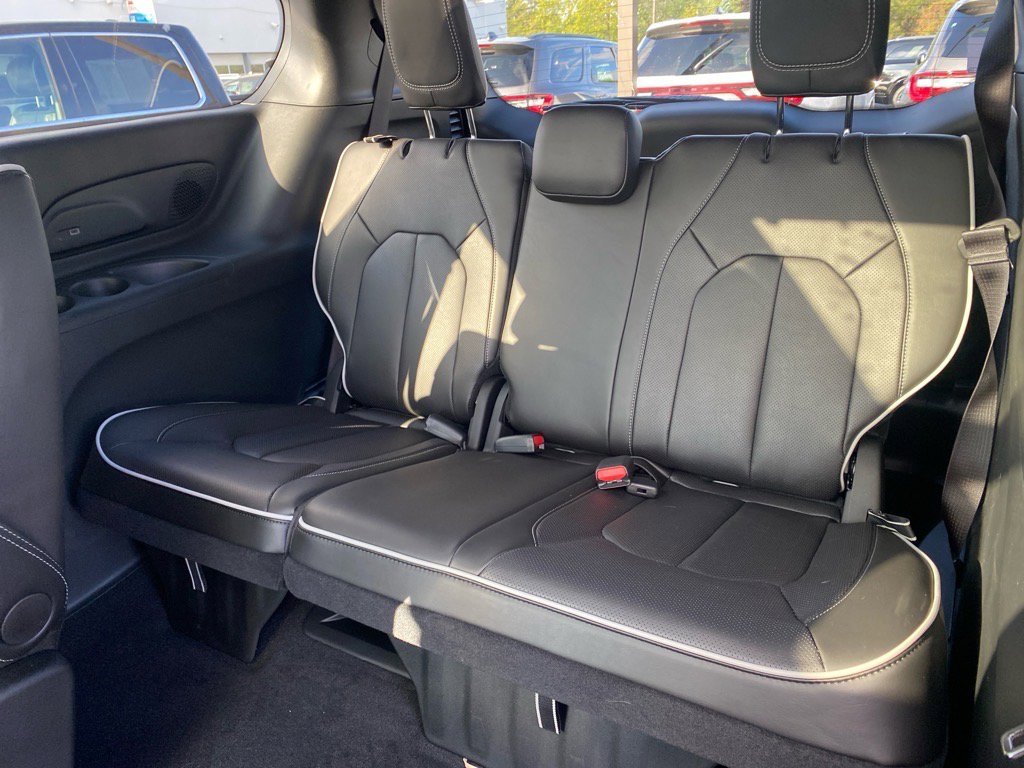 2026 Chrysler Pacifica Limited - Photo 13
