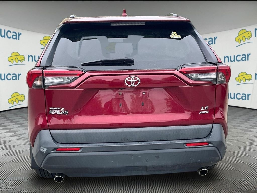 Used 2019 Red Toyota LE image 3