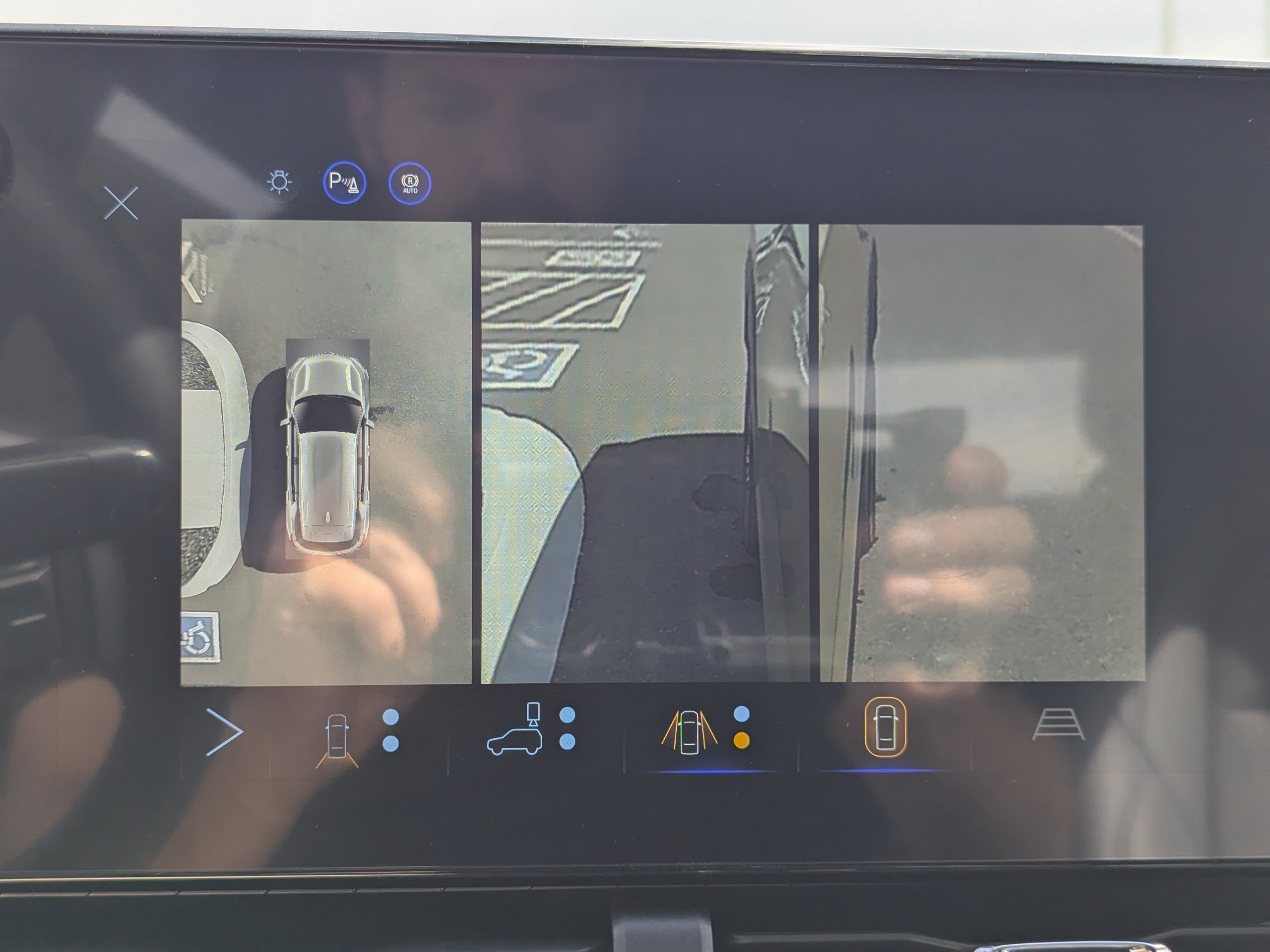 2027 Chevrolet Equinox LT - Photo 24