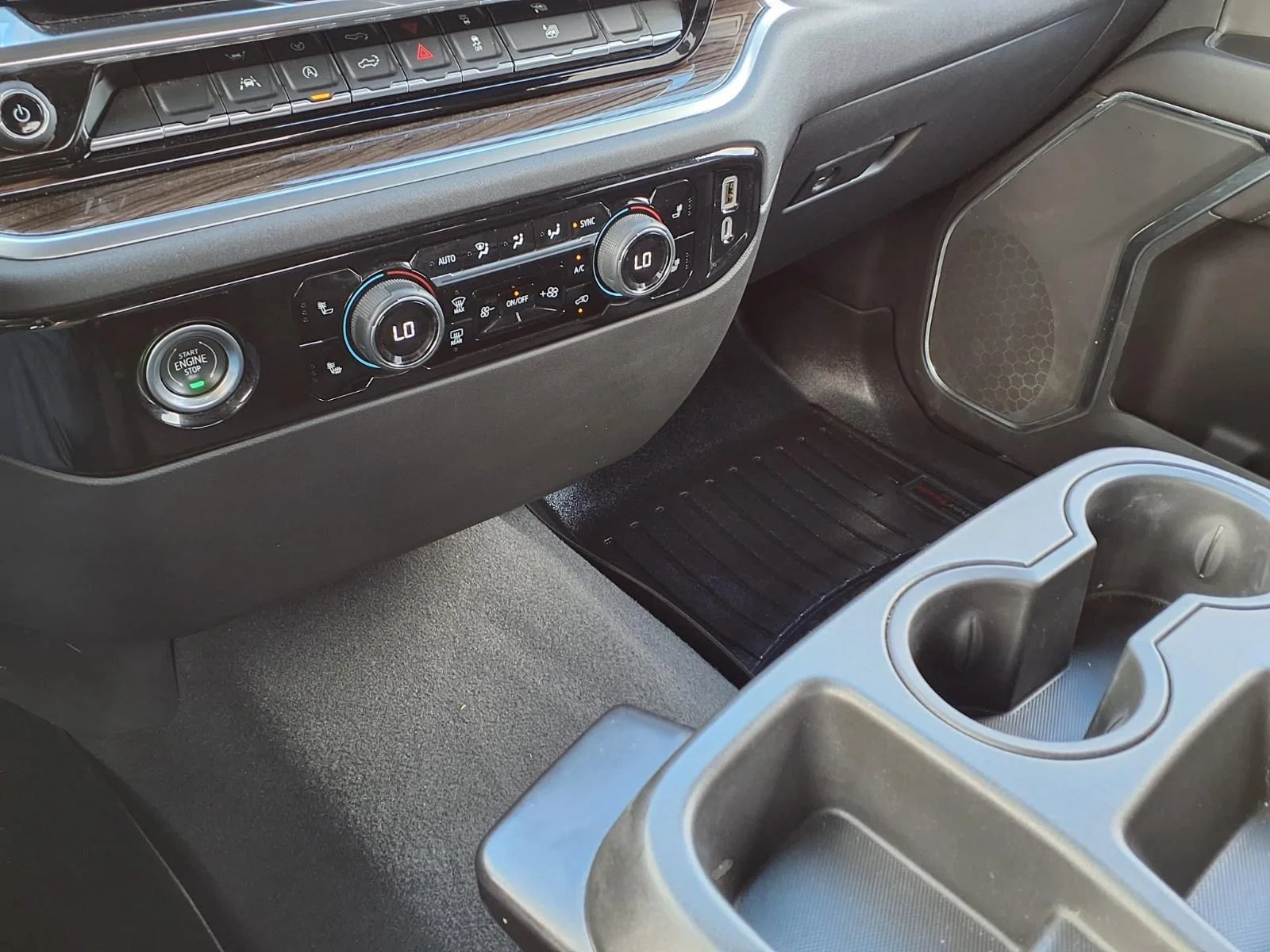 Used 2022 Silver Chevrolet LT image 25