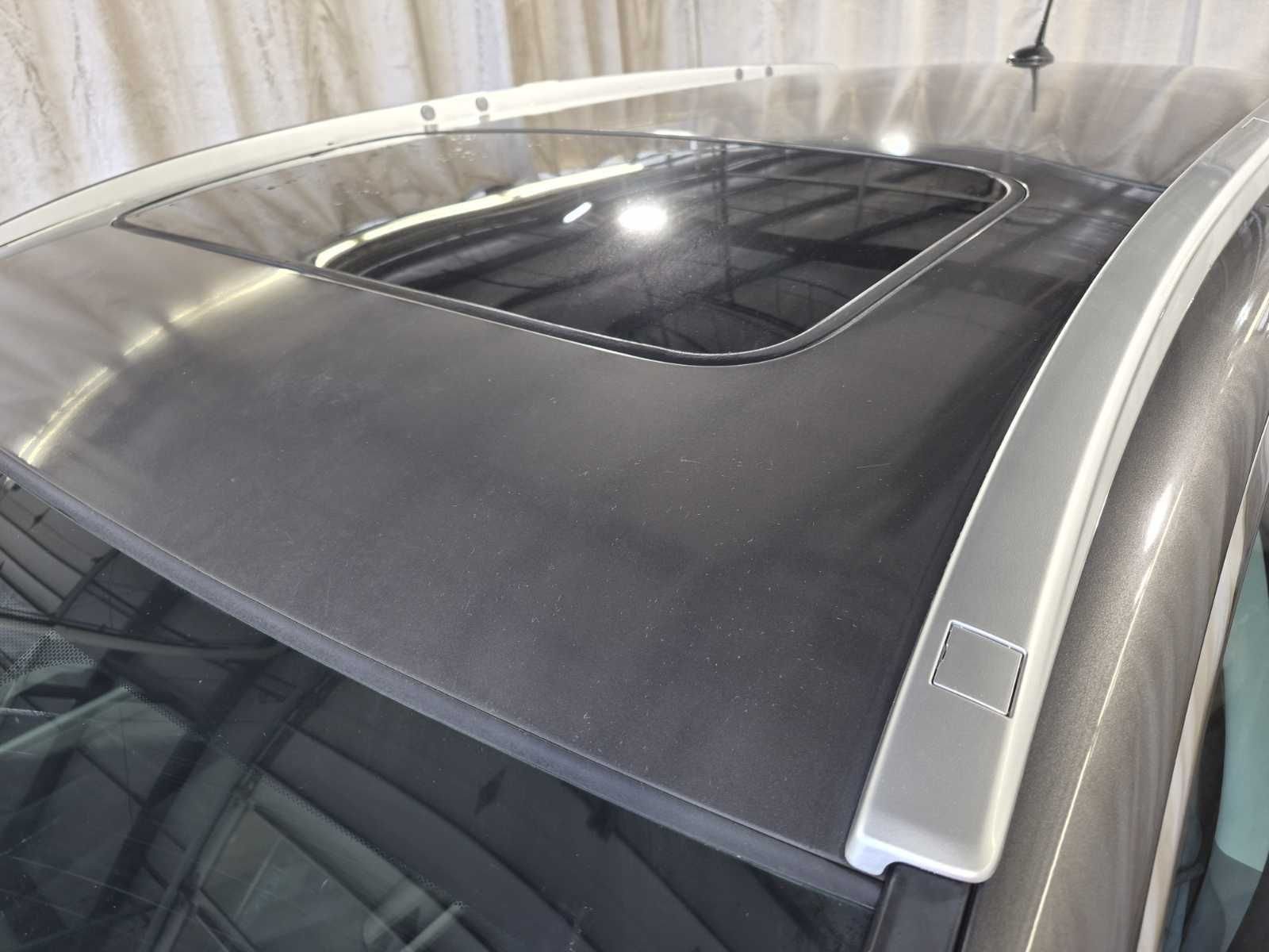 Used 2014 Silver Honda EX-L image 5