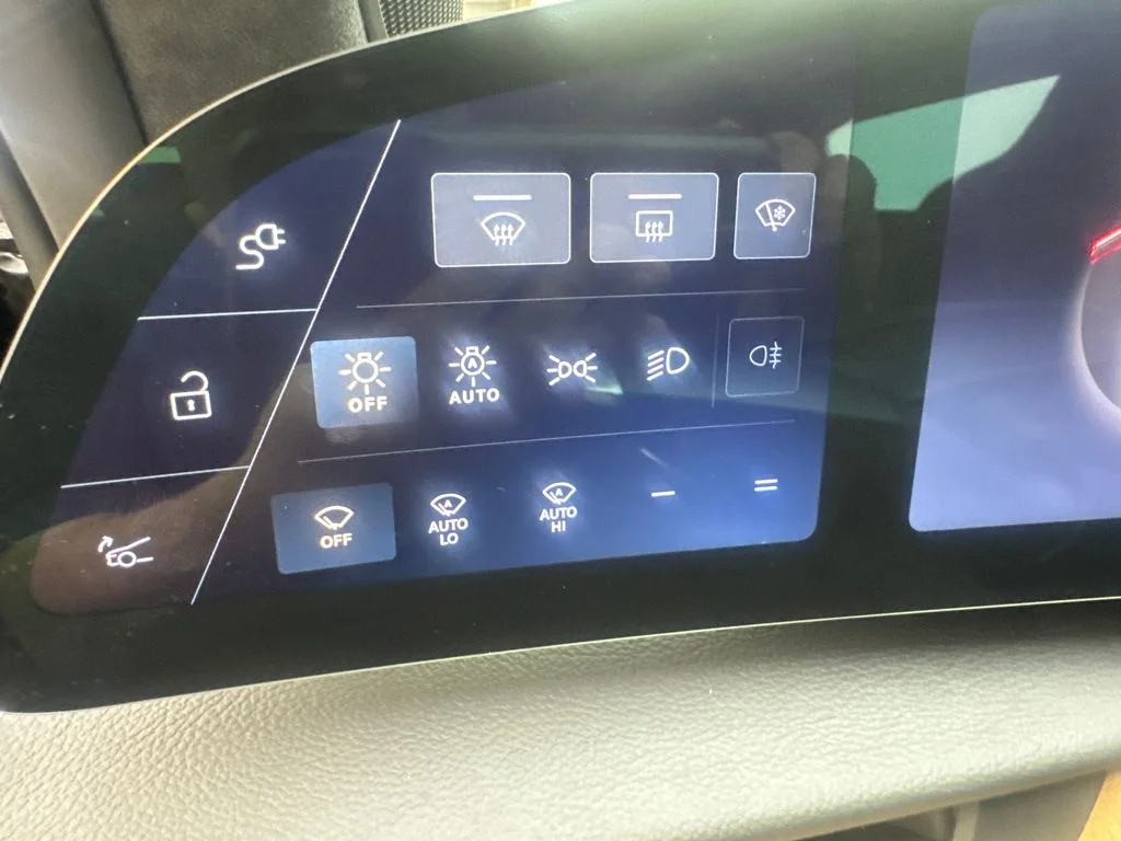 Used 2023 Black Lucid Touring image 53