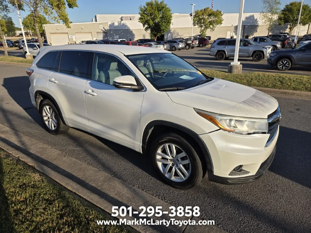Used 2015 Toyota Highlander LE with VIN 5TDZARFH5FS015749 for sale in North Little Rock, AR