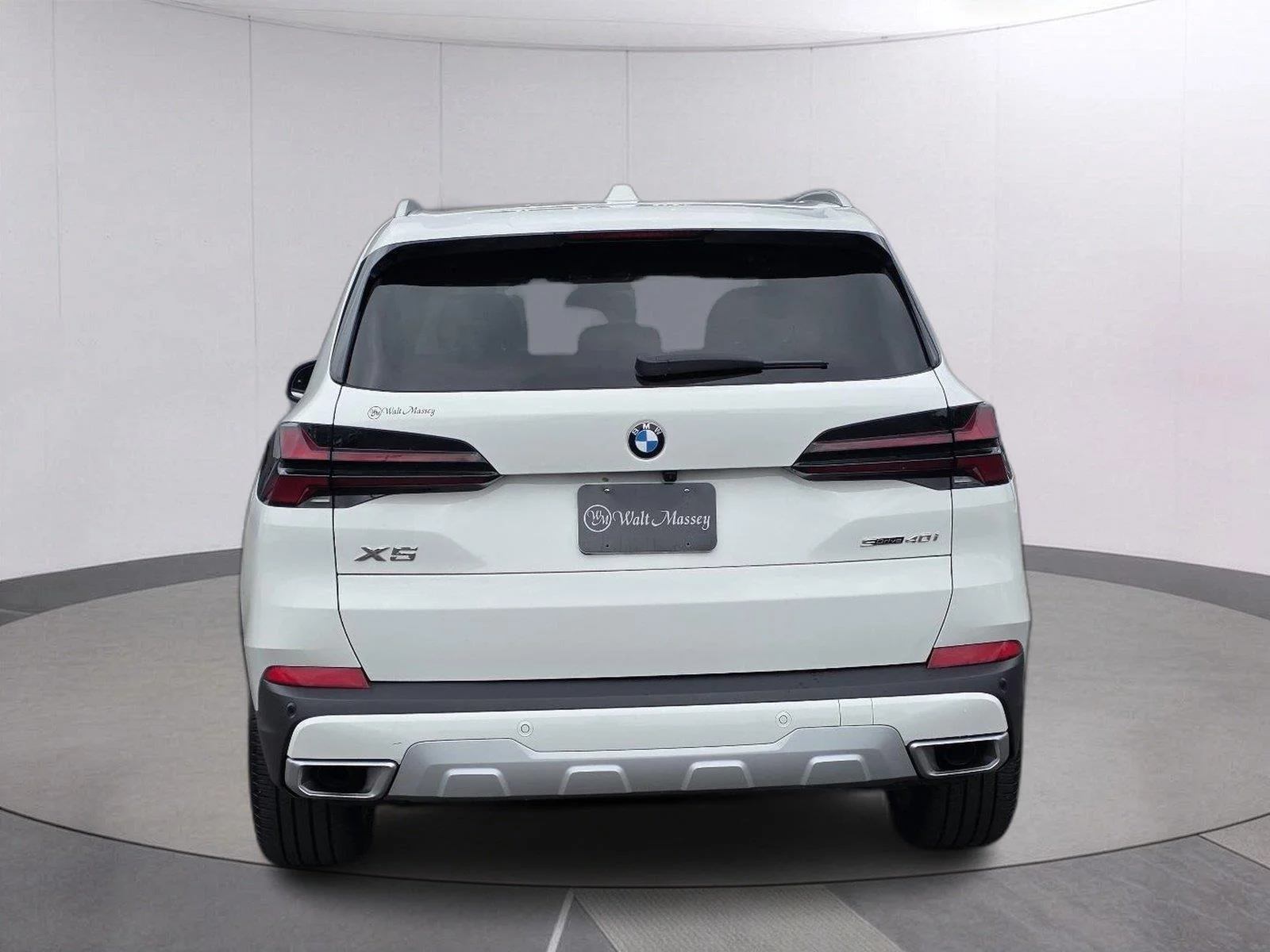 Used 2026  BMW sDrive40i image 6