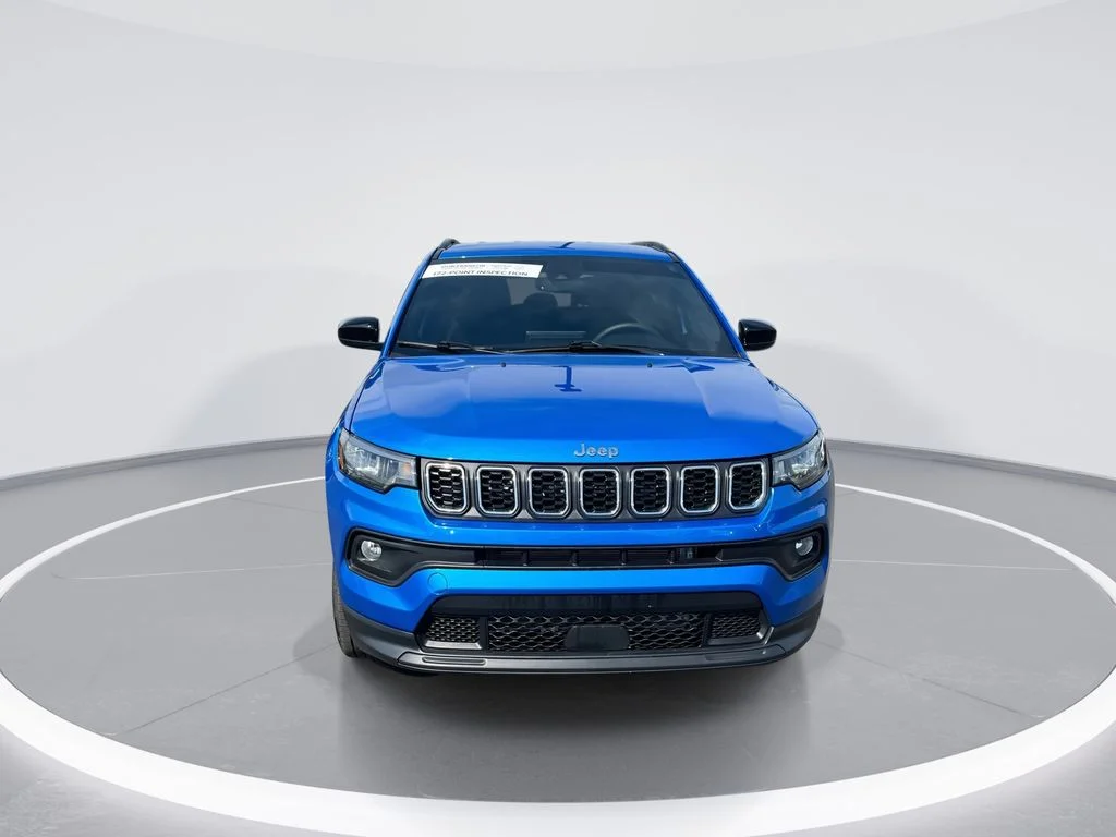 Used 2024 Blue Jeep Latitude image 3