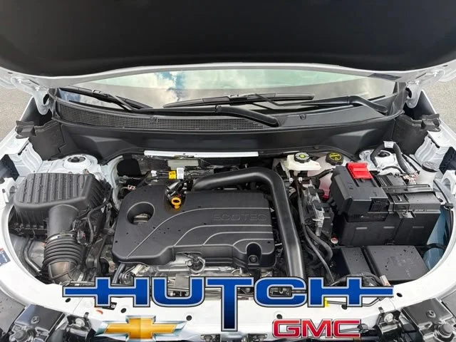 New 2027 Summit White Chevrolet LT image 11