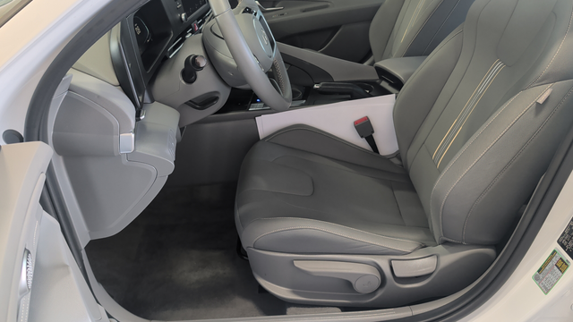 Certified Used 2025 Serenity White Hyundai SEL Sport image 9