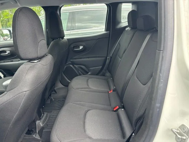 Used 2022 Alpine White Clearcoat Jeep Sport image 5