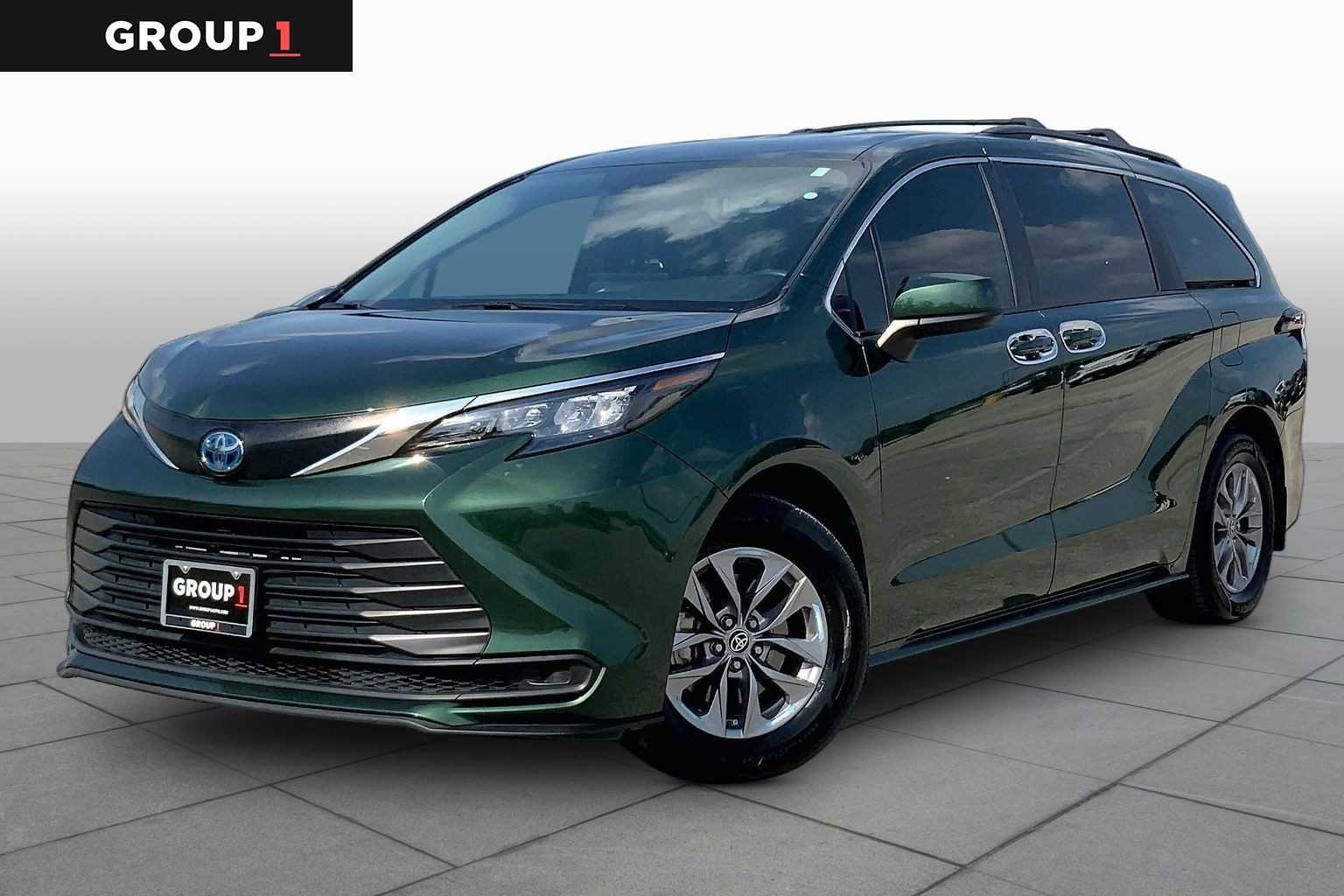 2025 Toyota Sienna LE