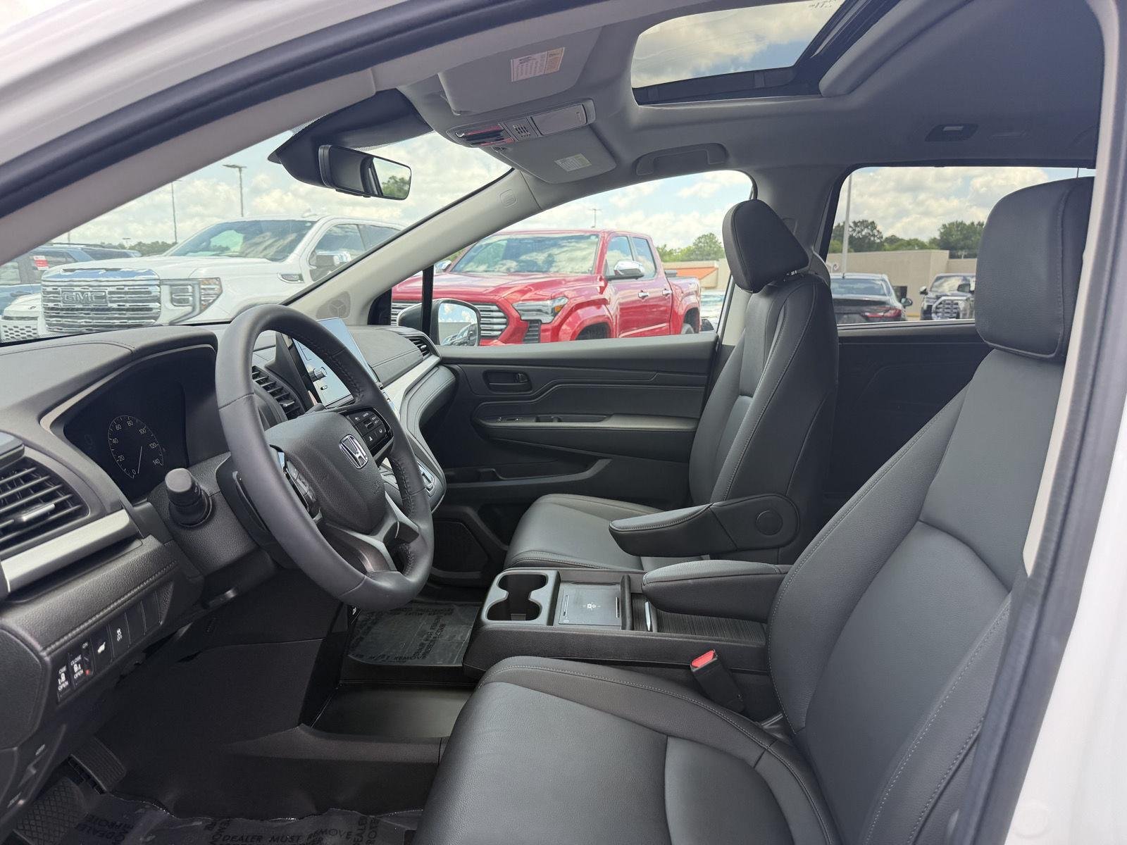 Used 2026 Platinum White Pearl Honda EX-L image 10