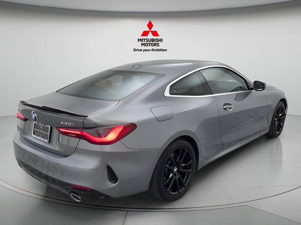 Used 2026 Gray Metallic BMW 430i xDrive image 4