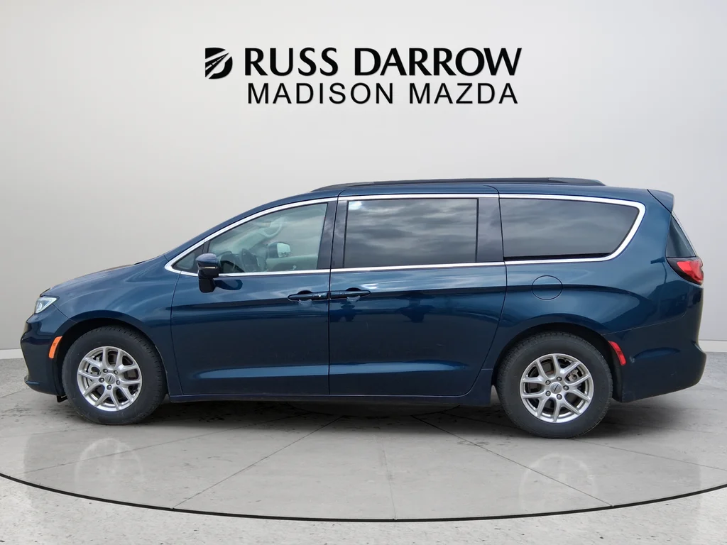 Used 2022 Blue Chrysler Touring L image 2