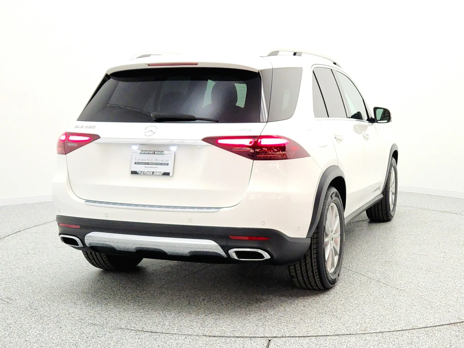 Used 2024 Polar White Mercedes-Benz GLE 350 4MATIC® SUV image 6