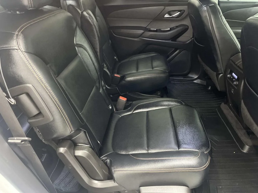 Used 2020 SUMMIT WHITE Chevrolet LT Cloth image 28