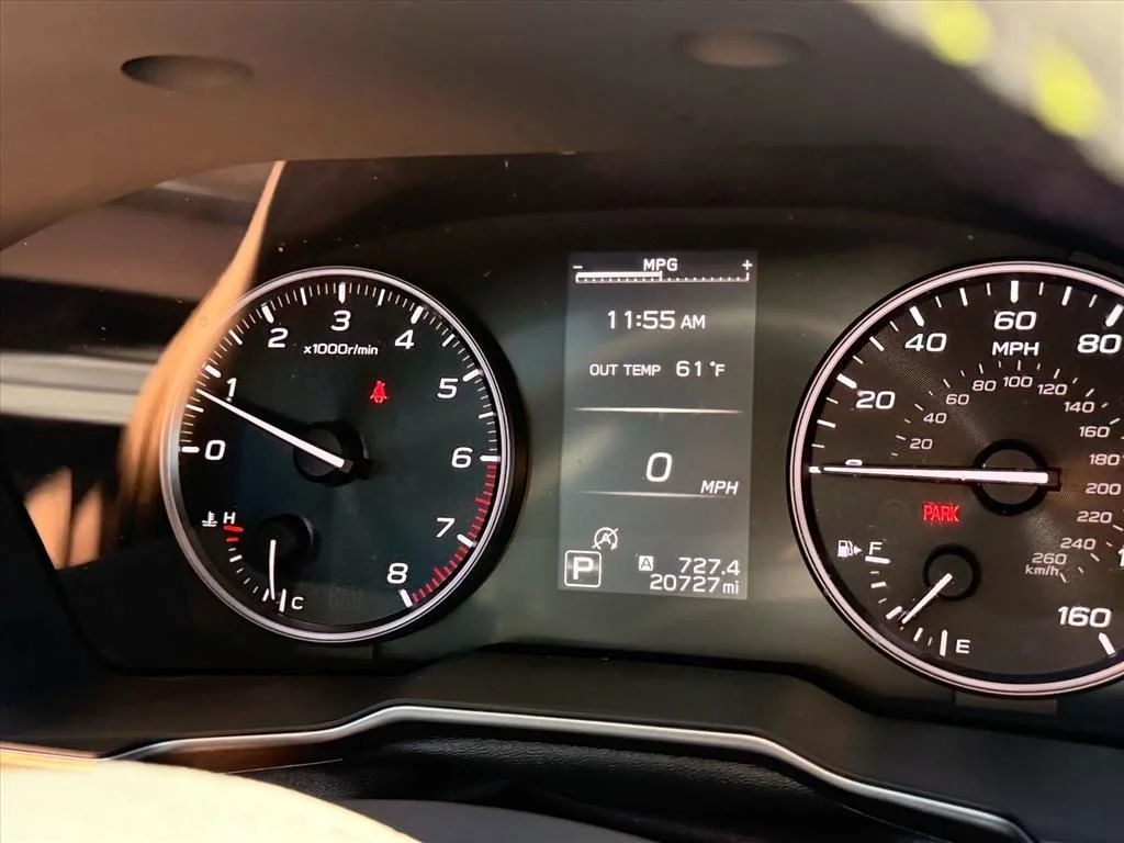 Used 2025 White Subaru Onyx Edition XT image 23