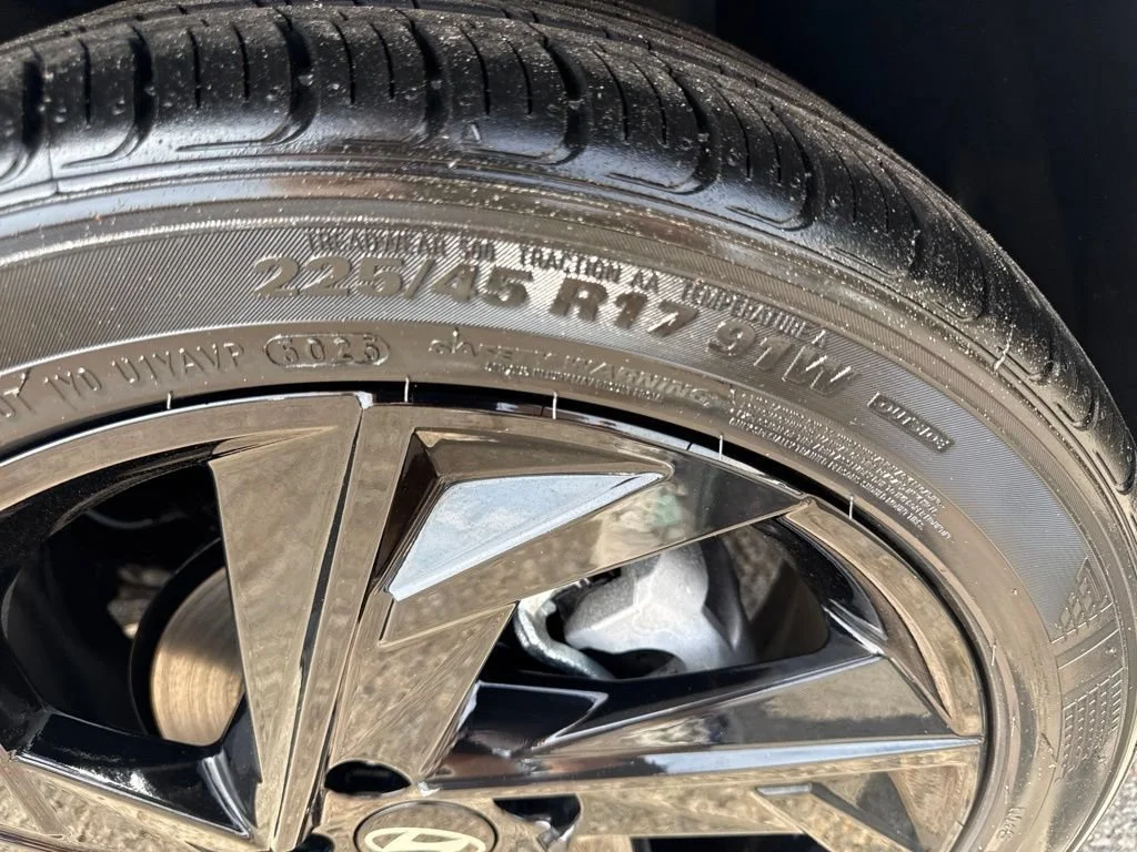 Used 2026 Gray Hyundai SEL Sport image 31