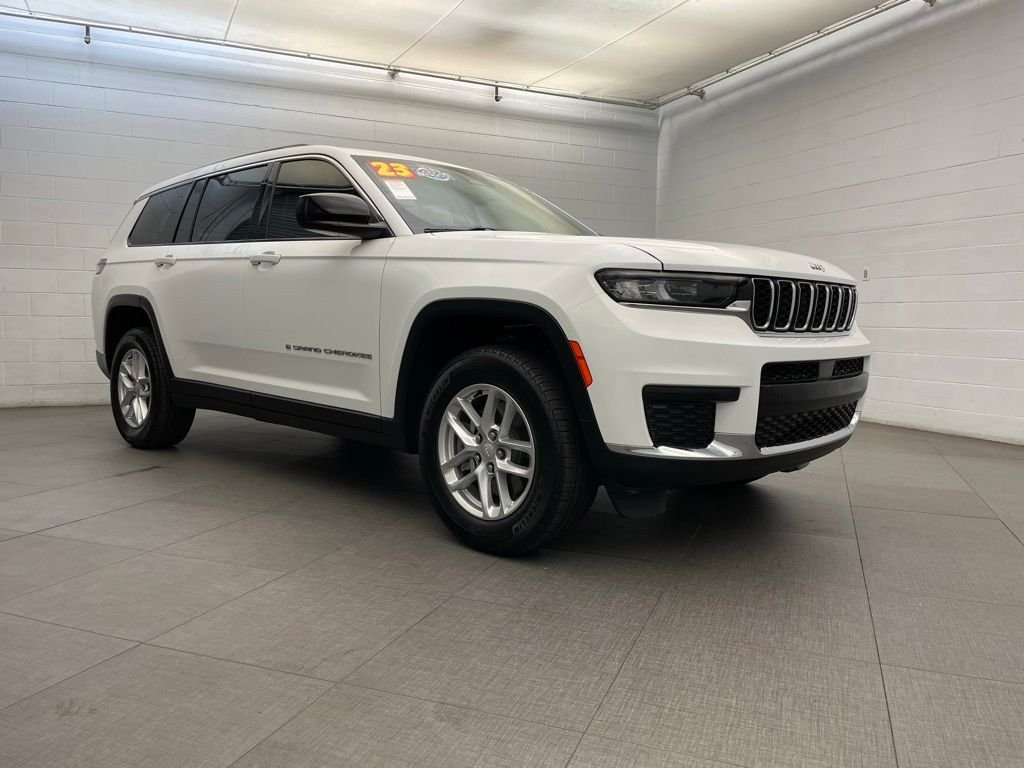 Certified Used 2023 White Jeep Laredo image 3