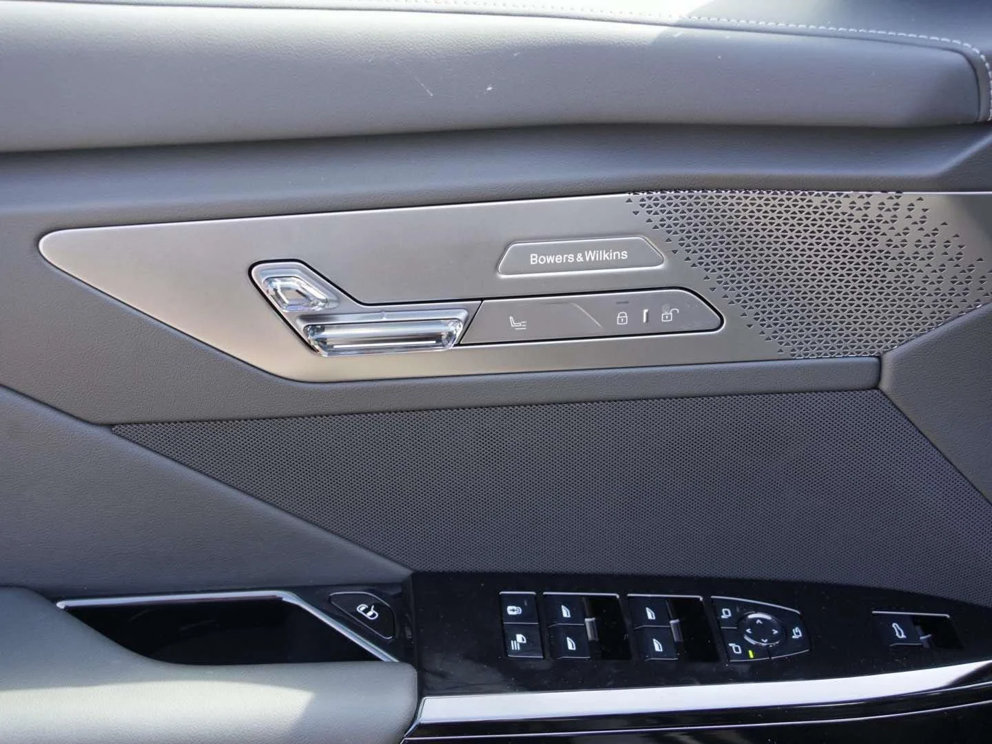 New 2027 Frozen Deep Grey Metallic BMW 740i image 14
