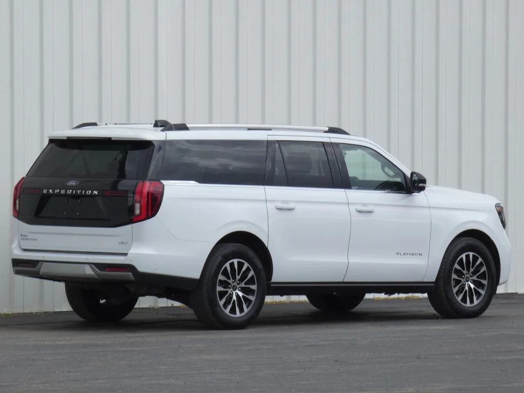Used 2025 White Ford Platinum image 3