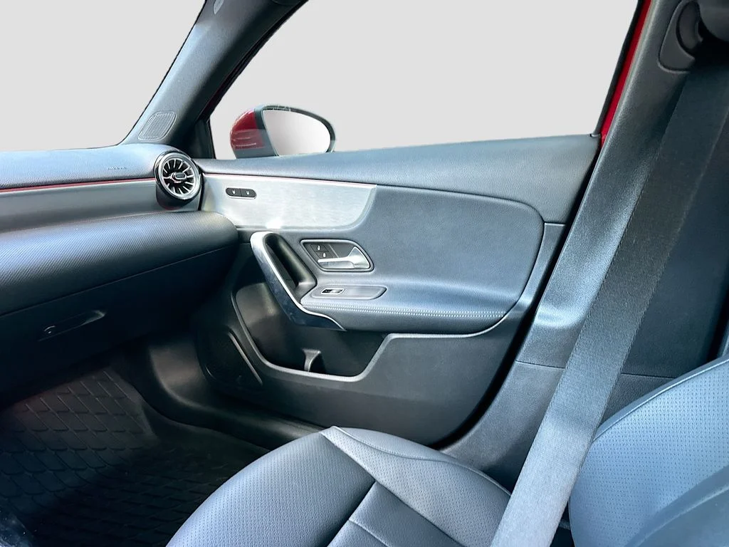 Used 2022 Red Mercedes-Benz A 220 image 23