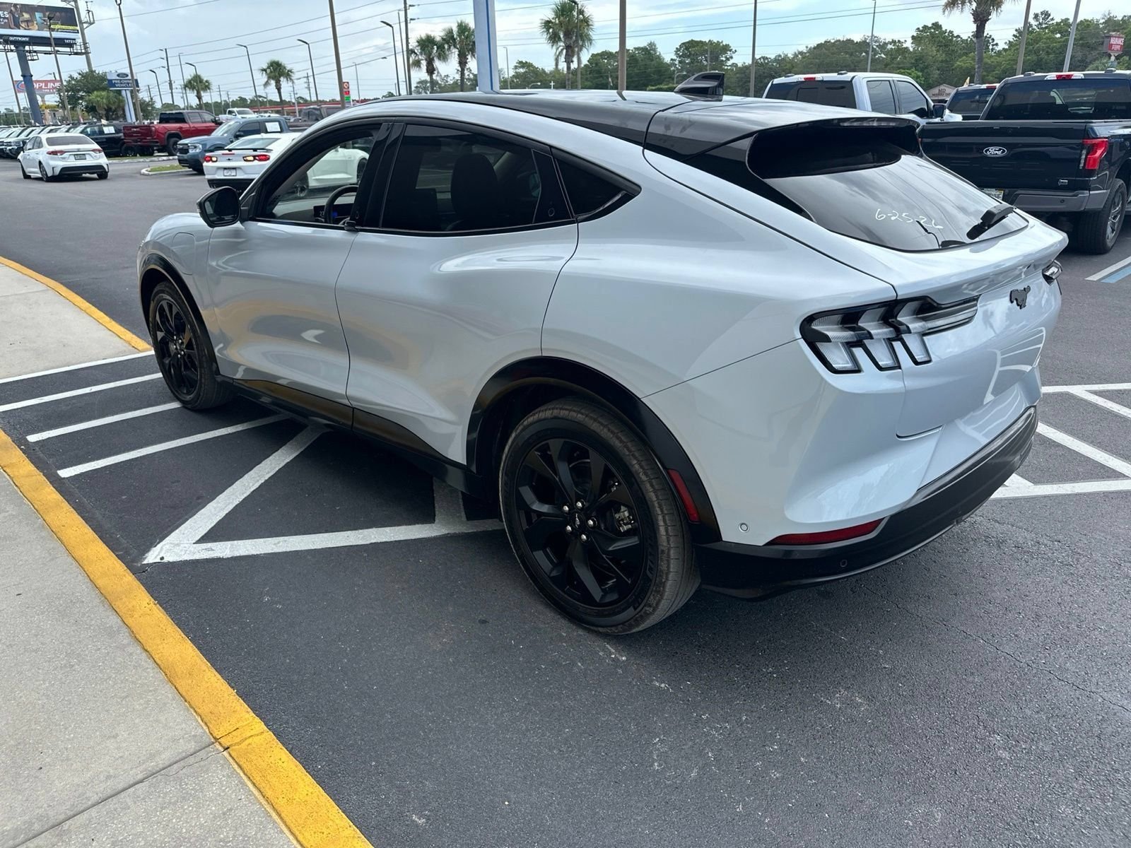 Used 2023 White Metallic Ford Premium image 5