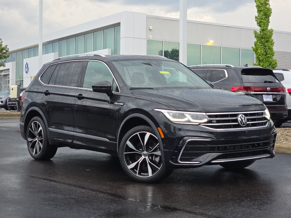 Used 2024 Black Volkswagen 2.0T SEL R-Line image 1