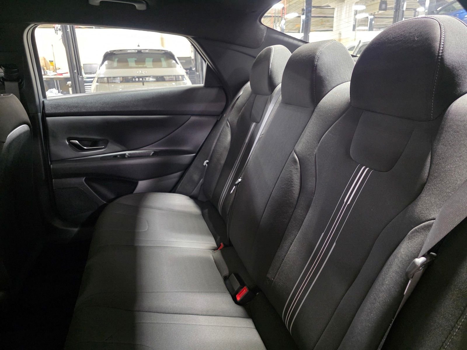 Certified Used 2025 Fluid Metal Hyundai SEL Sport image 14
