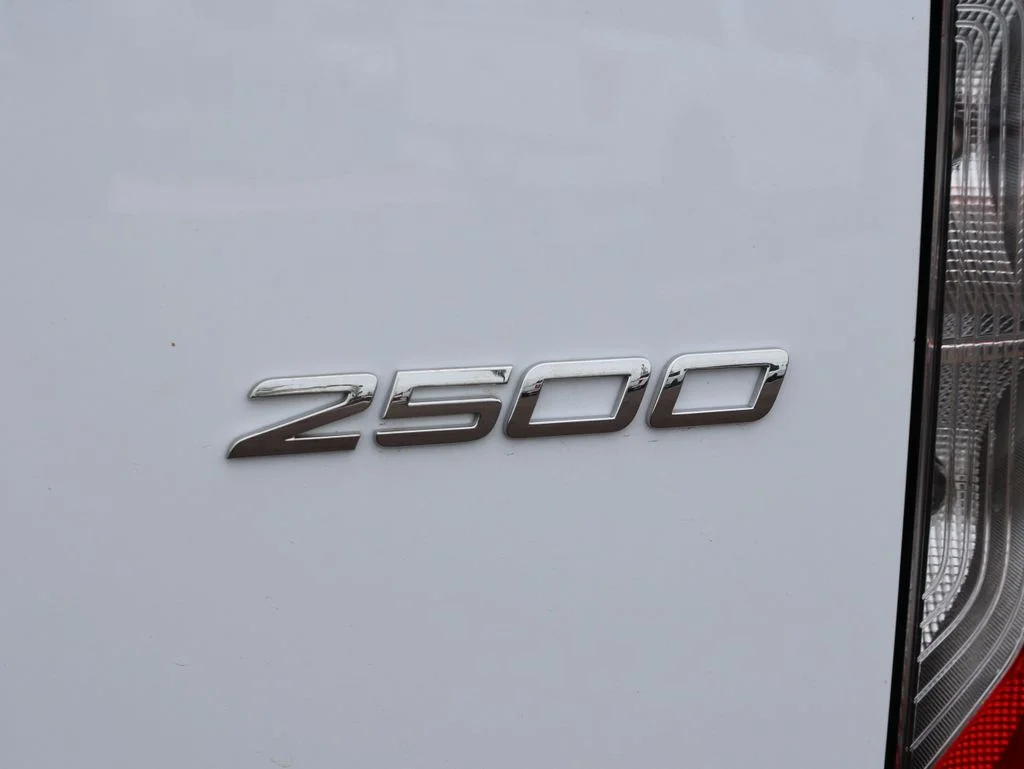 New 2026  Mercedes-Benz Cargo 144 WB image 9