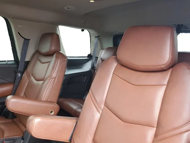 Used 2019 SHADOW METALLIC Cadillac Luxury image 24