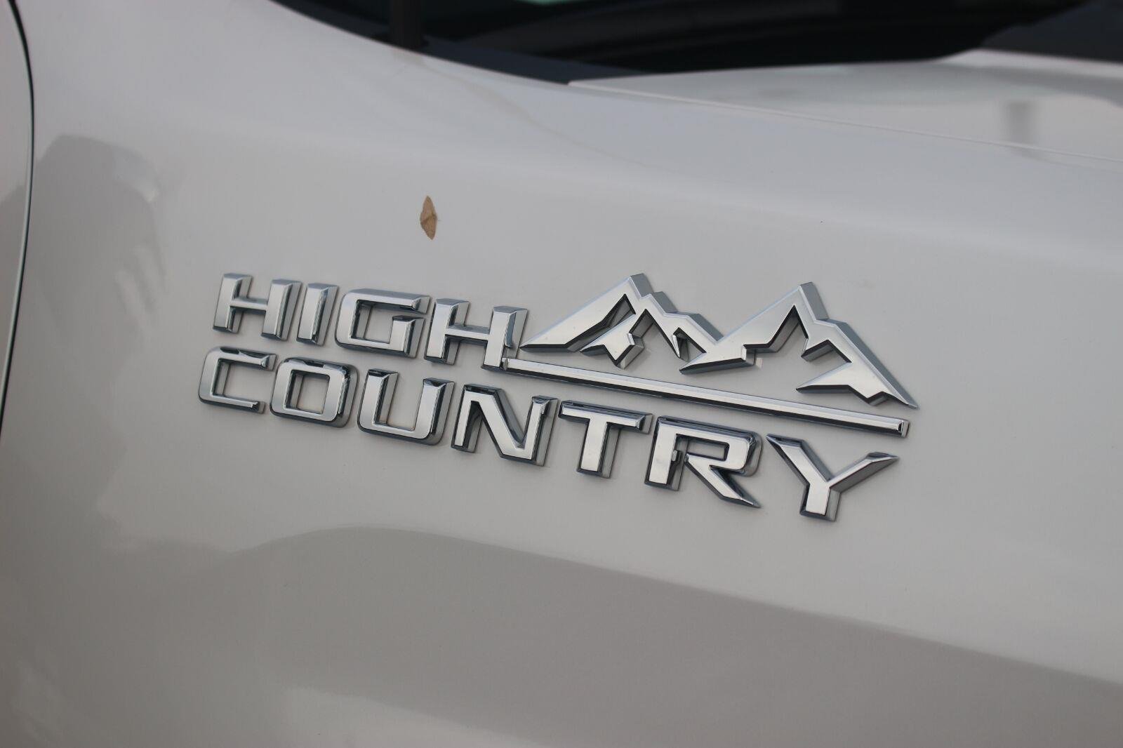 Used 2023 IRIDESCENT PEARL TRICOAT Chevrolet High Country image 10