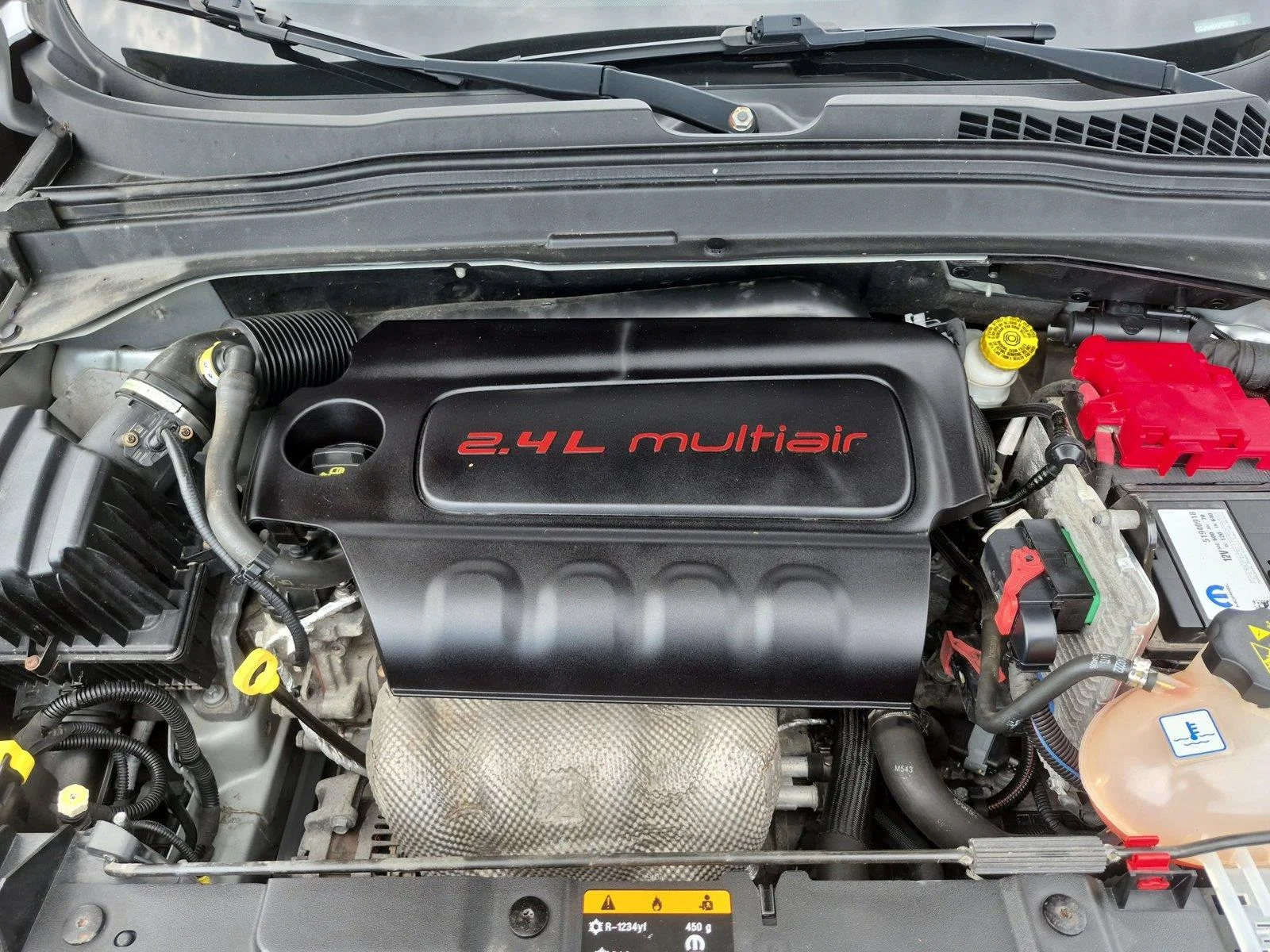 Used 2018 Glacier Metallic Jeep Sport image 37