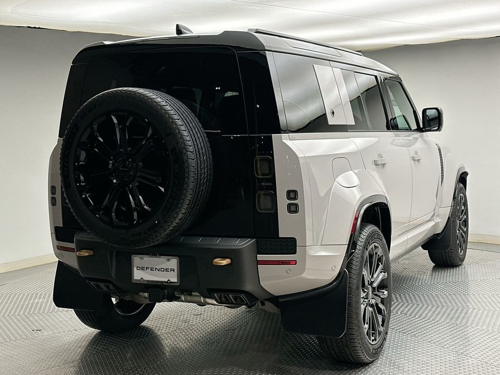 New 2026 Borasco Grey Land Rover OCTA image 3